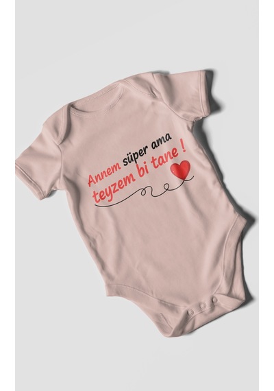 Annem Süper Ama Teyzem Bi Tane Baskılı Bebek Zıbını Çıtçıtlı Body 8 Renk %100 Pamuk Kısa Kol Pastel Pembe