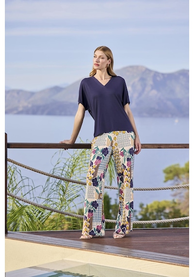 Monamise Kadın Çiçek Ve Yaprak Desenli Kısa Kollu V Yaka Pijama Takımı 25087 Lacivert