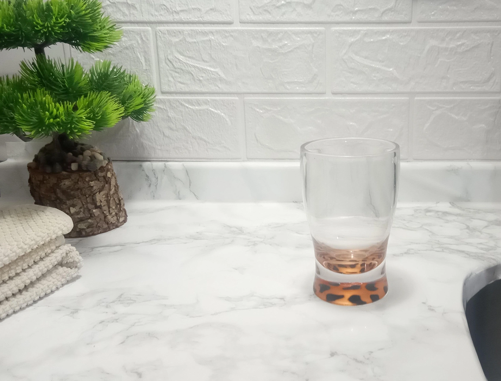 2 Adet Diş Fırçalık Macun Kabı Leopar Akrilik 6x6x11cm 270ml Banyo Seti Çok Renkli