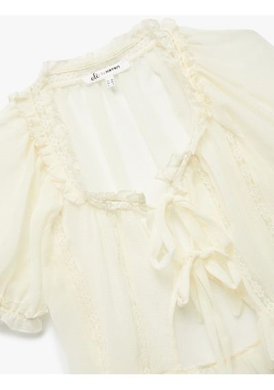 Koton Dantel Detaylı Kısa Balon Kollu Bağlamalı Fiyonklu Crop Bluz Ekru 5sal60131ıw Ekru