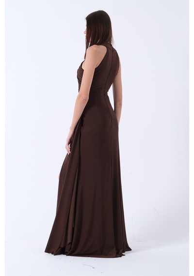 Feminist Kahve Halter Yaka Drapeli Beli Gold Toka Detaylı Straplez Abiye 9705862 Kahverengi Feminist Kahve Halter Yaka Drapeli Beli Gold Toka Detaylı Straplez Abiye 9705862 Kahverengi