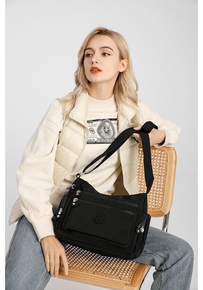 Smart Bags Orta Boy Çok Cepli Su Geçirmez Krınkıl Kumaş Kadın Omuz Çantası Puantiye Siyah