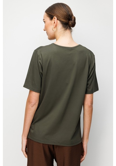 Desen Triko Kadın V Yaka Yaka Kenarı Zincirli Penye T-shirt 26707 Haki Haki