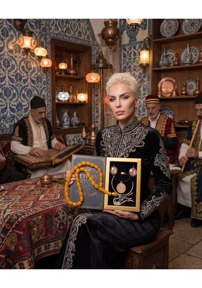 Özel Tasarım Kitap Kutulu Kadın Bakır Takı Seti Ve Tesbih Kombini - Kolye Küpe Bileklik Yüzük 5 Parça Otantik Şık Hediyelik - Doğum Günü Yıl Dönümü Anneler Günü Kadınlara Özel Gösterişli Hediye - N-00036 Özel Tasarım Kitap Kutulu Kadın Bakır Takı Seti Ve Tesbih Kombini - Kolye Küpe Bileklik Yüzük 5 Parça Otantik Şık Hediyelik - Doğum Günü Yıl Dönümü Anneler Günü Kadınlara Özel Gösterişli Hediye - N-00036