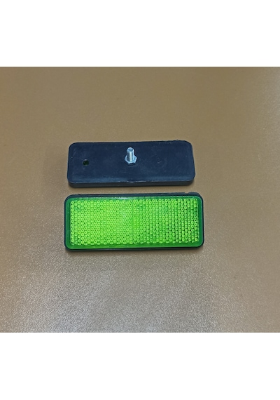 Yeşil Reflektör Dikdörtgen 5mm Vidalı Plastik 3d 2 Adet
