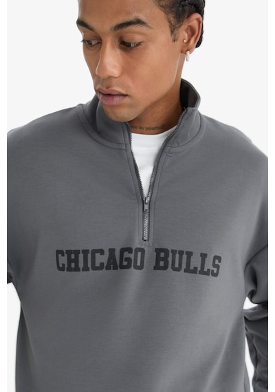 DeFactoFit NBA Chicago Bulls Oversize Geniş Kalıp Fermuarlı Dik Yaka Skuba Dalgıç Kumaş Sweatshirt D8616AX25SPGR311