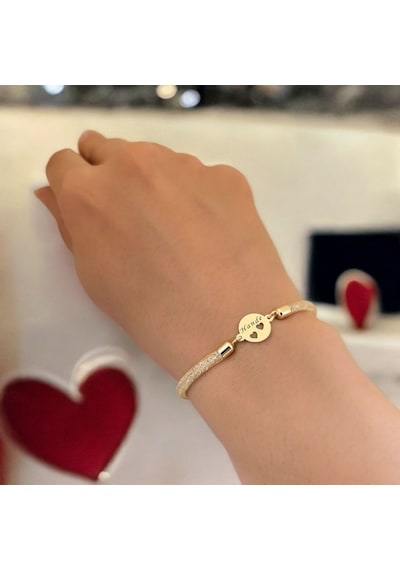 Hande Yazılı Hasır Kordonlu Kalp Detaylı Oval Motifli 14 Ayar Altın Plakalı Hediye Bileklik-508isim Hande Hande Yazılı Hasır Kordonlu Kalp Detaylı Oval Motifli 14 Ayar Altın Plakalı Hediye Bileklik-508isim Hande
