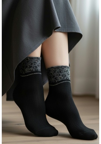 Heren Socks Heren Leopar Desenli , 2'li Taşlı Kadın Soket ,parfüm Kokulu, Premium Serisi Beyaz - Siyah Heren Socks Heren Leopar Desenli , 2'li Taşlı Kadın Soket ,parfüm Kokulu, Premium Serisi Beyaz - Siyah