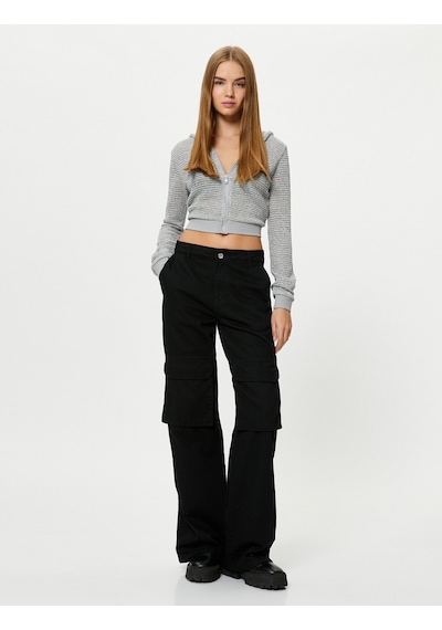 Koton Crop File Kapşonlu Fermuarlı Sweatshirt Simli Slim Fit Gri 4wal10758ık 4WAL10758IK031 Gri Koton Crop File Kapşonlu Fermuarlı Sweatshirt Simli Slim Fit Gri 4wal10758ık 4WAL10758IK031 Gri