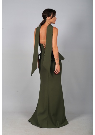 By Saygı Kadın Asimetrik Straplez Yaka Astarlı Önü Taşlı Peplum Detaylı Krep Uzun Elbise Haki By Saygı Kadın Asimetrik Straplez Yaka Astarlı Önü Taşlı Peplum Detaylı Krep Uzun Elbise Haki
