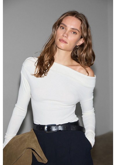 Grımelange OLIVIENN Kadın Omuzu Açık Asimetrik Yakalı Uzun Kollu Slim Fit Ekru Bluz Grımelange OLIVIENN Kadın Omuzu Açık Asimetrik Yakalı Uzun Kollu Slim Fit Ekru Bluz