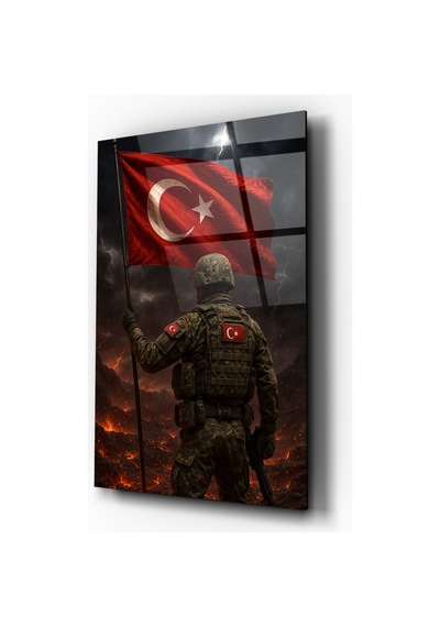 Türk Bayrağı Ve Asker Figürlü Cam Tablo Milliyetçi Ve Vatan Temalı Dekoratif Cam Duvar Tablosu