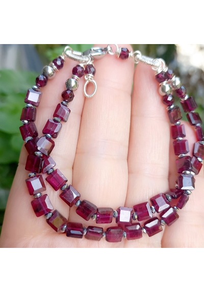 2909 Hindistan El Kesimi Garnet Lal Hematit El Yapımı İki Sıralı Çelik Aparatlı Bileklik Bordo