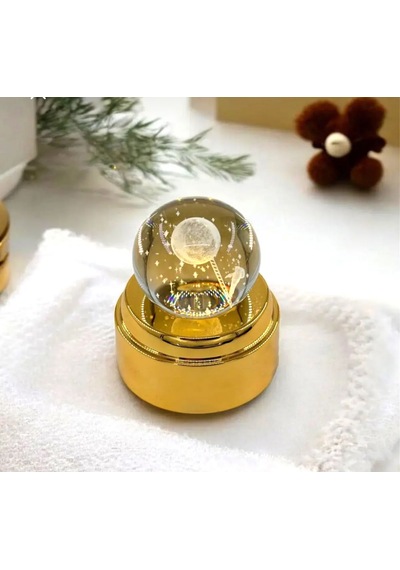 Mobgift 360 Derece Dönen Sarı Led Işıklı Gold Standlı Usb'li Merdiven Çıkan Astronot Cam Küre Çok Renkli