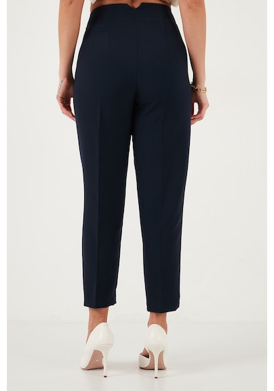 Lela Regular Fit Yüksel Bel Düz Paça Havuç Bayan Pantolon 68350109 Lacivert