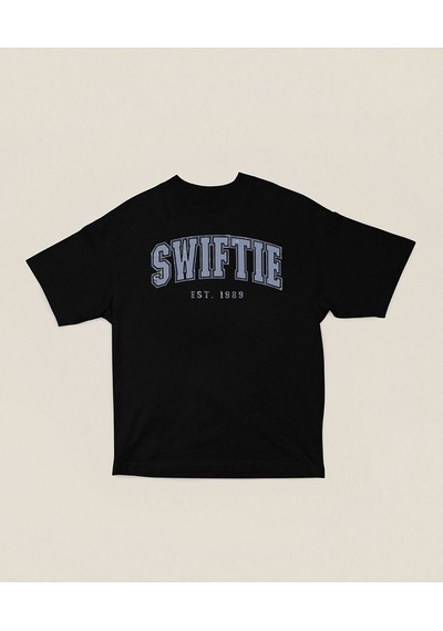 Swiftie Est.1989 Yazılı Unisex Oversize Taylor Swift Tişört Siyah