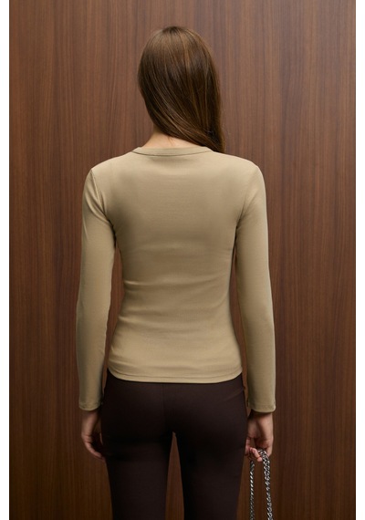 Grımelange TALUVIA Kadın Esnek Kumaşlı Vücuda Oturan Slim Fit Düğmeli Vizon Bluz