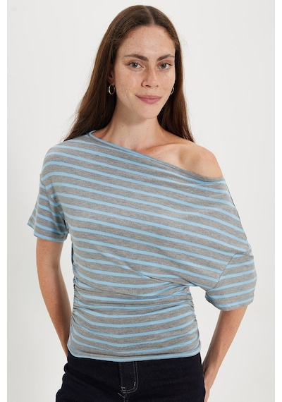 Tudors Kadın Regular Fit Klasik Kesim Asimetrik Yaka Yarasa Kol Çizgili Likralı Mavi Viskon Crop Bluz-52830