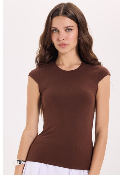 Tudors Kadın Slim Fit Dar Kesim Pamuklu Likralı Bisiklet Yaka Ay Kol Kahverengi Tişört-51124