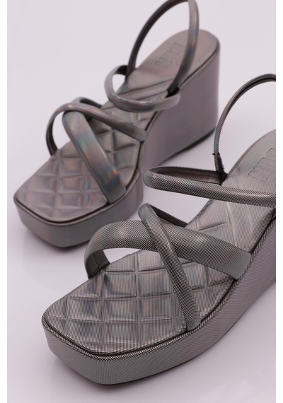 Dgn 810 Kadin Dolgu Taban Çapraz Bantli Sandalet 810-2303-R1534 Siyah
