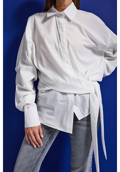 it's basic 2kadın Beyaz W5 Oversize Kemer Detaylı Özel Kumaş Tasarım Gömlek