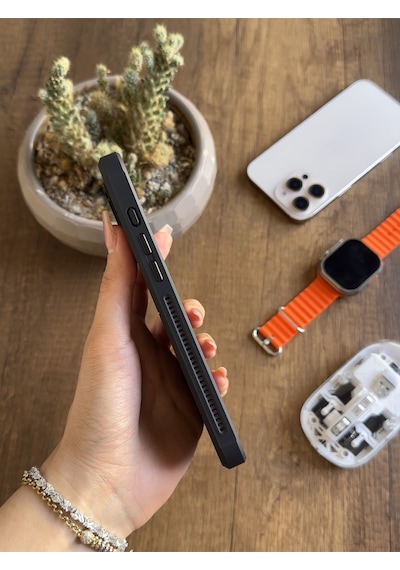 Apple iPhone 15 Pro Max Uyumlu Darbelere Hava Filtreli Yüksek Kamera Korumalı Şık West Silikon Kılıfı Siyah Apple iPhone 15 Pro Max Uyumlu Darbelere Hava Filtreli Yüksek Kamera Korumalı Şık West Silikon Kılıfı Siyah