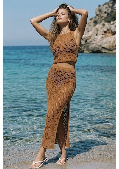 Neden Tekstil Dantel Görünümlü Ajurlu Beachwear Crop Top Ve Yırtmaçlı Uzun Etek Triko Takım - Safran Neden Tekstil Dantel Görünümlü Ajurlu Beachwear Crop Top Ve Yırtmaçlı Uzun Etek Triko Takım - Safran