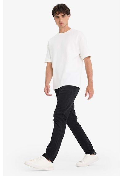 DeFacto Pedro Slim Fit Dar Kalıp Normal Bel Dar Paça Jean Pantolon R8788AZ25AUNM40 DeFacto Pedro Slim Fit Dar Kalıp Normal Bel Dar Paça Jean Pantolon R8788AZ25AUNM40