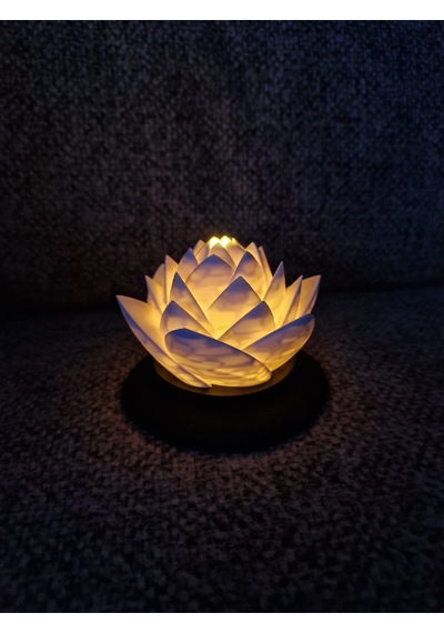 Zarif Lotus Çiçeği Tealight Mumluk - Huzur Meditasyon Odaklı Dekoratif Işık Çok Renkli