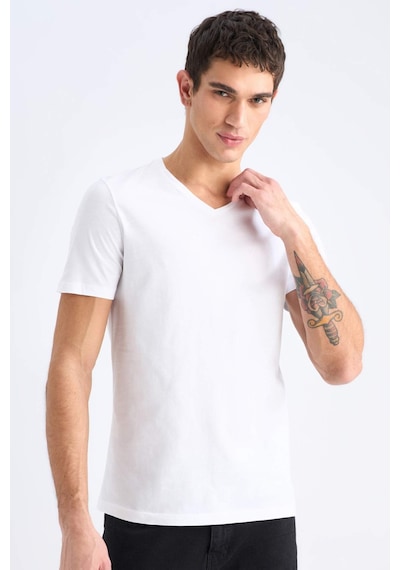 DeFacto %100 Pamuk Slim Fit Dar Kesim V Yaka Basic Düz Kısa Kollu Beyaz Tişört M7668AZ25SPWT34