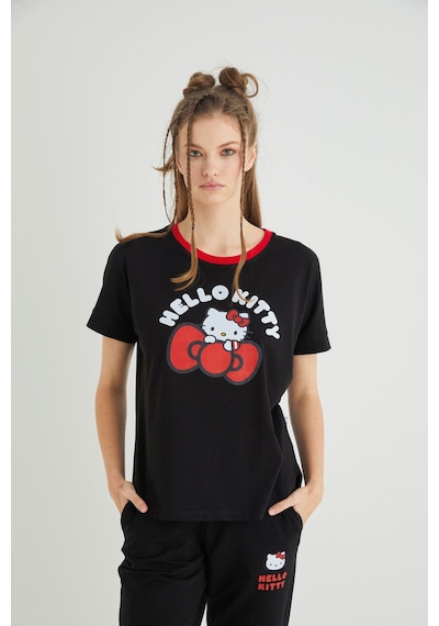 Hello Kitty Lisanslı Baskılı Tişört Regular Fit Renkli Hello Kitty Lisanslı Baskılı Tişört Regular Fit Renkli