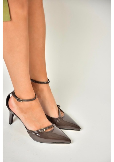 Fox Shoes U654074108 Kahverengi Rugan İnce Topuklu Kadın Ayakkabı Kahverengi