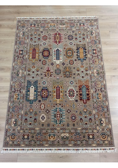 Çam Halı Sultani 807 Vizon Yün Ve Bambu İle Özel Tezgahlarda Üretilen Otantik Desenli El Emeği Modern Uşak Halısı Vizon Çam Halı Sultani 807 Vizon Yün Ve Bambu İle Özel Tezgahlarda Üretilen Otantik Desenli El Emeği Modern Uşak Halısı Vizon