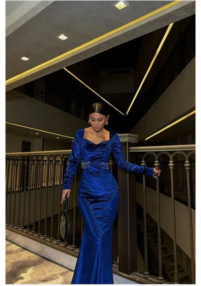 Euro Class Kadın Modern Tasarım Kadife Kumaş Kalp Yaka Taş Detaylı Abiye Elbise Saks