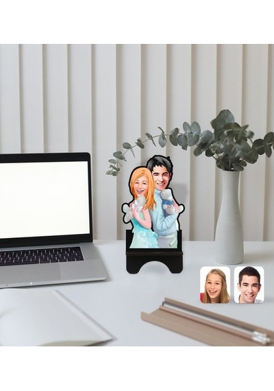Kişiye Özel Sevgililer Karikatürlü Ahşap Biblo Telefon Standı-87