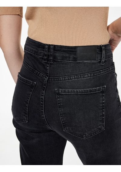 Koton Yüksek Bel Dar Kalıp Düğmeli Cepli İspanyol Paça Crop Jean Pantolon - Flare Jeans Siyah 7wal40010md Koton Yüksek Bel Dar Kalıp Düğmeli Cepli İspanyol Paça Crop Jean Pantolon - Flare Jeans Siyah 7wal40010md