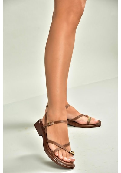 Fox Shoes U267763509 Taba Alçak Topuklu Gold Yüzük Detaylı Kadın Sandalet Taba-suni Deri