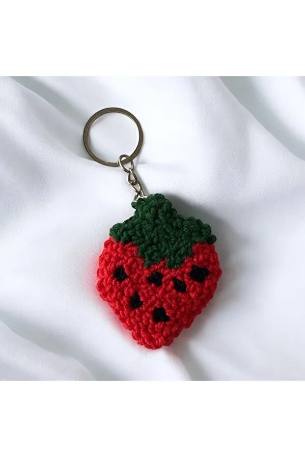 Hand Made Örgü Çilek Anahtarlık Kırmızı