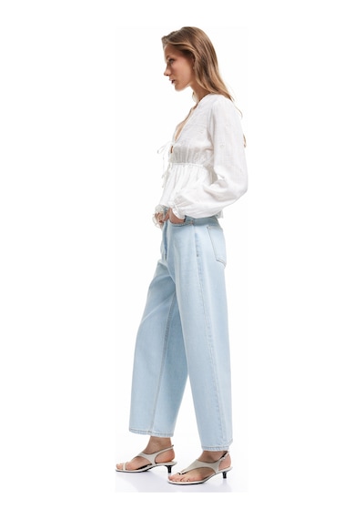 Koton Pamuklu Düğmeli Cepli Normal Bel Crop Geniş Paça Jean Pantolon - Wide Leg Jean Bleach 5sal40020md Açık Mavi Koton Pamuklu Düğmeli Cepli Normal Bel Crop Geniş Paça Jean Pantolon - Wide Leg Jean Bleach 5sal40020md Açık Mavi