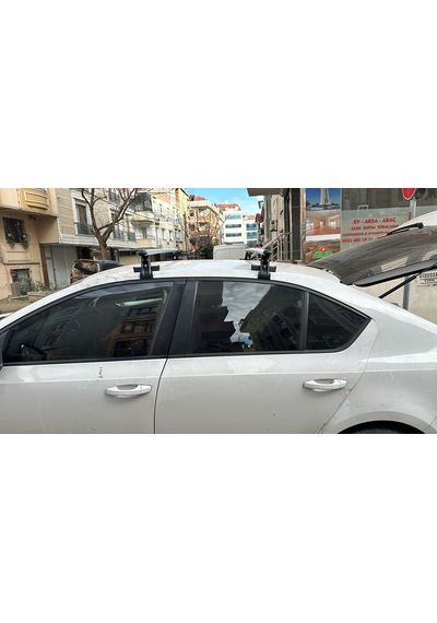 Skoda Octavia Oluksuz Tip Port Bagaj Tavan Çıtası Ara Atkı Kapıda