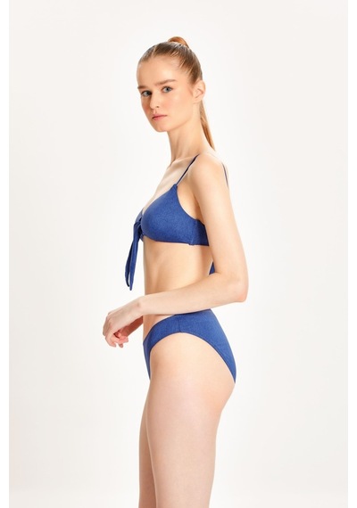 Too Salty Swimwear Kadın Mavi Kot Görünümlü Önden Bağlama Detaylı Fiyonklu Geniş Üçgen Bikini Takımı 24s119st Renkli Too Salty Swimwear Kadın Mavi Kot Görünümlü Önden Bağlama Detaylı Fiyonklu Geniş Üçgen Bikini Takımı 24s119st Renkli