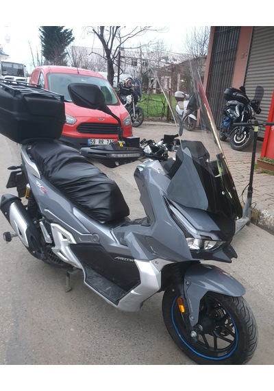 Motocam Rks Freccia Ön Cam 2022-2026 Model 75cm Alt Geniş Şeffaf Renkli 4mm Uzun
