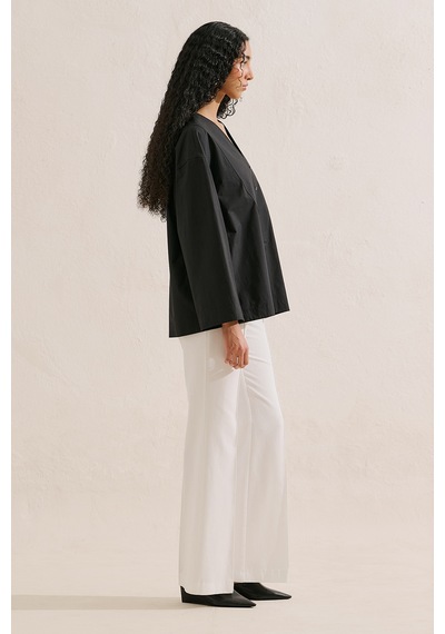Manuka Poplin Geniş Kol V Yaka Gömlek Siyah Ss26gml00023-021.10199 SİYAH