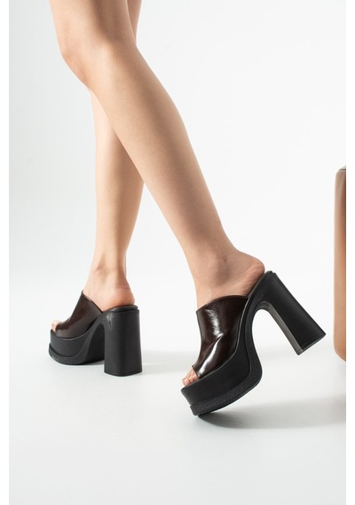 Dabab Shoes Monelıa Kadın Kahve 13 Cm Platform Topuklu Önü Açık Kalın Topuklu Terlik Sandalet Kahverengi Dabab Shoes Monelıa Kadın Kahve 13 Cm Platform Topuklu Önü Açık Kalın Topuklu Terlik Sandalet Kahverengi