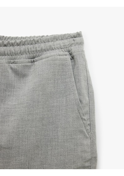 Koton Viskon Karışımlı Cep Detaylı Bermuda Slim Fit Beli Bağcıklı Şort Gri 5sam40017hw Gri