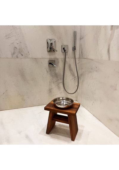 Shark Anatolia İroko Ahşap Banyo Taburesi Oturak Ve Beyaz Bakır Hamam Tası Seti Çok Renkli