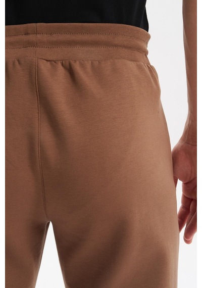 AR-MA Arma Erkek Slim Fit Basic Interlok Dar Paça Eşofman Altı Arka Ve Ön Cepler Gizli Fermuarlı %80 Pamuk %14 Polyester %6 Elastane K30174998802 Açık Kahverengi