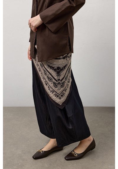 Molene Kahverengi Pensli Fitted Poplin Gömlek