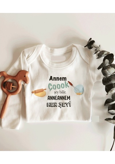 İmaj Tuğbababy Annem Çok Şey Bilir Anneannem Her Şeyi Uzunkol Bebek Body Beyaz