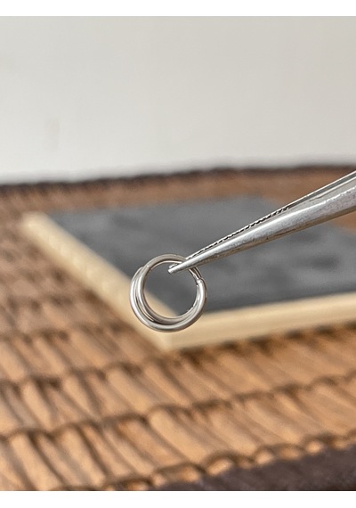 %100 Cerrahi Çelik Çift Çapraz Sıra 6 MM X 1.2 MM Çelik Kilitli Halka Piercing Beyaz